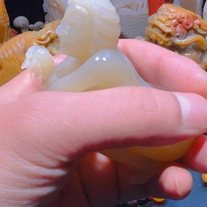 寿山石三**雨雕刻艺术品