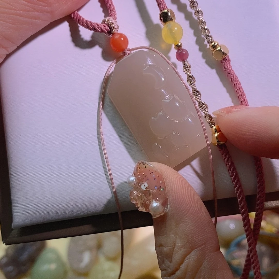 和田玉颈饰未镶嵌你