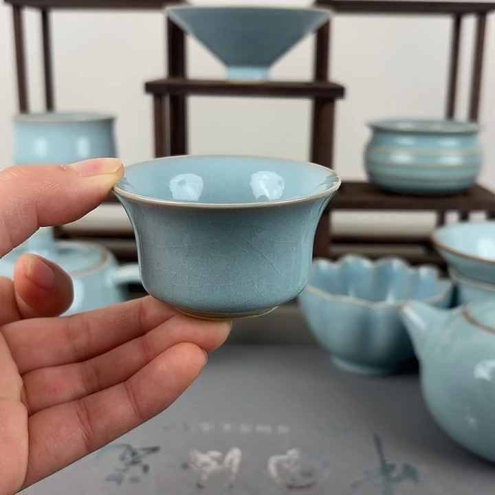 汝窑天青釉马蹄杯微瑕