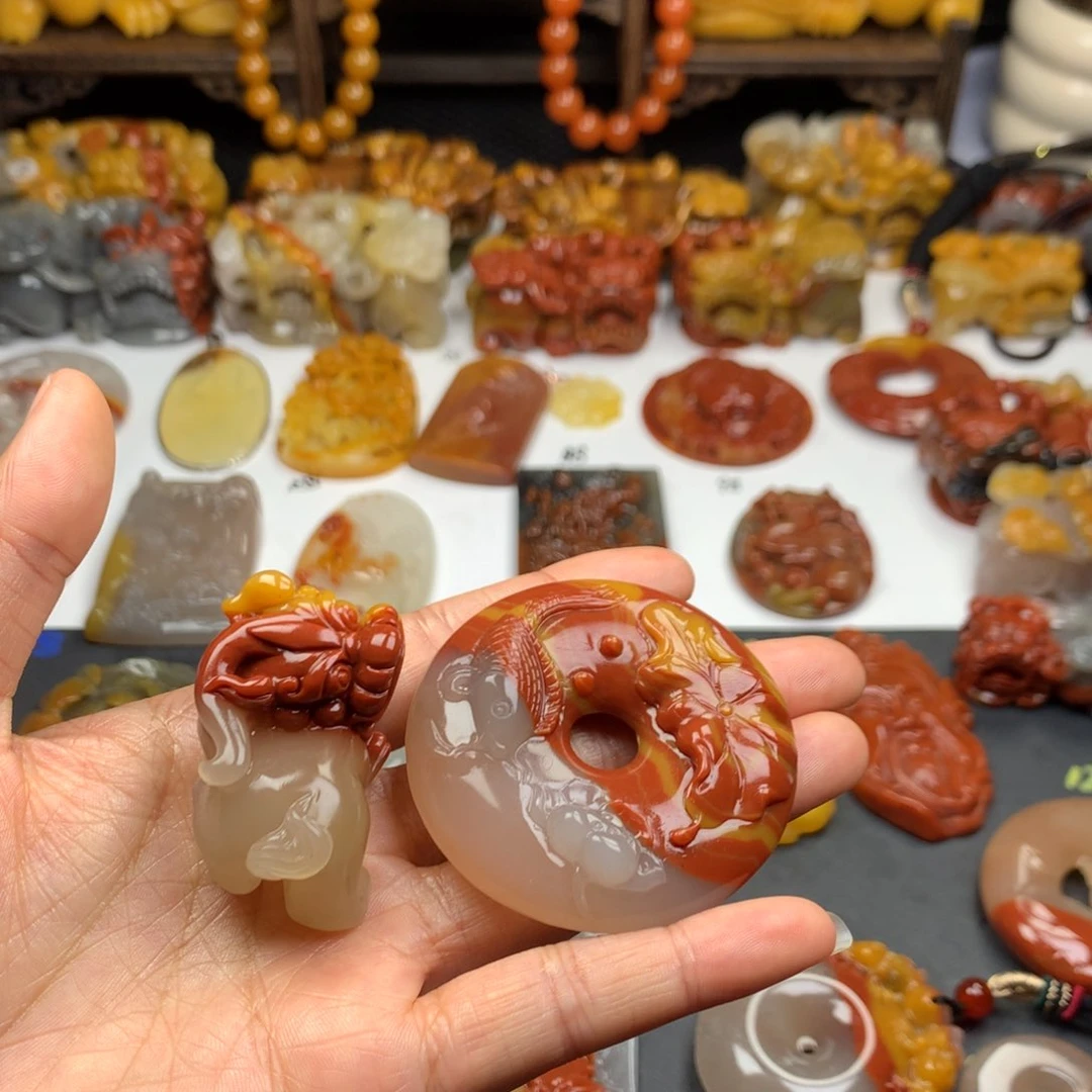 石英质玉（黄龙玉）挂件未镶嵌s****r