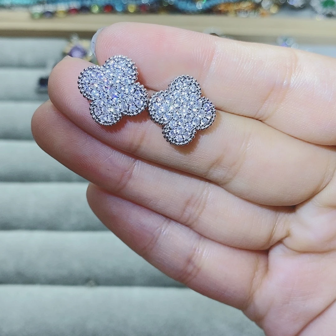【闪购商品】银S925镶嵌耳饰托帕石