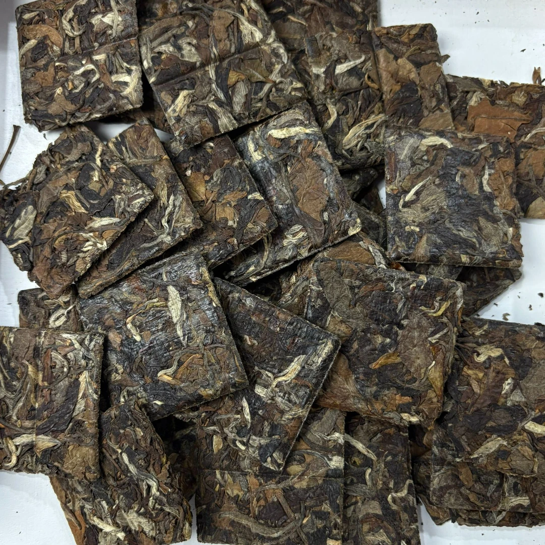 【清仓，发货不退】2024年冰岛南迫白茶方片【50片】