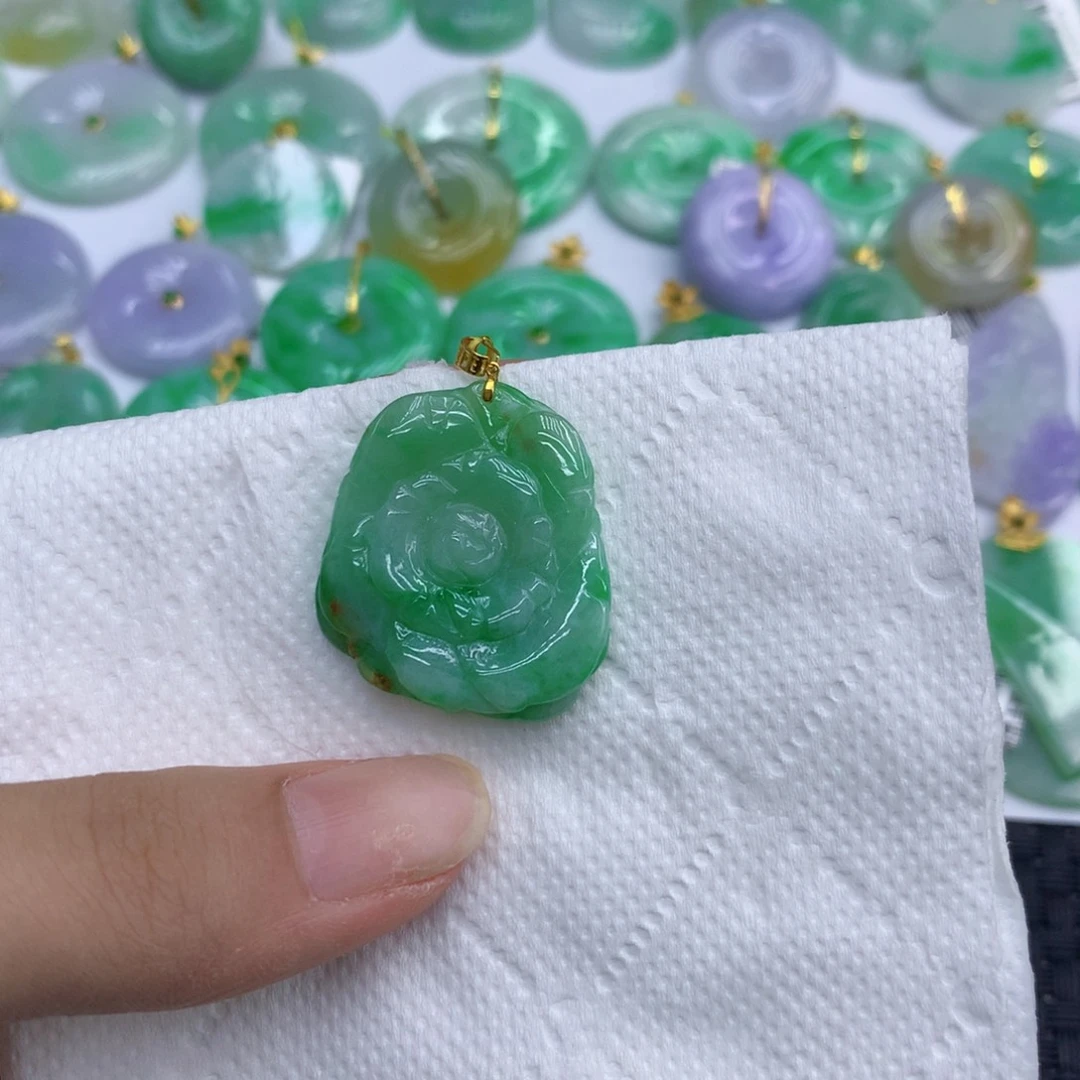 颈饰18K金镶嵌翡翠111111111