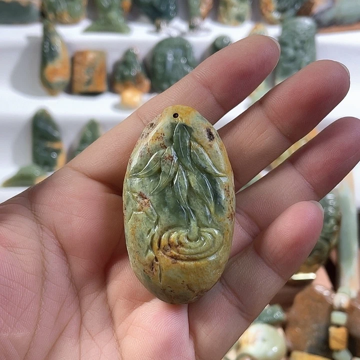 岫岩河磨玉(透闪石质玉)未镶嵌颈饰