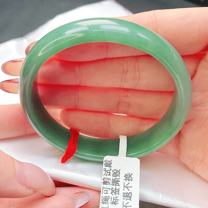 翡翠手镯未镶嵌56贵妃