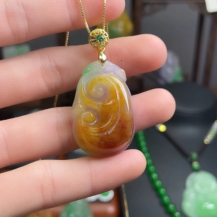 翡翠未镶嵌吊坠(赠链)