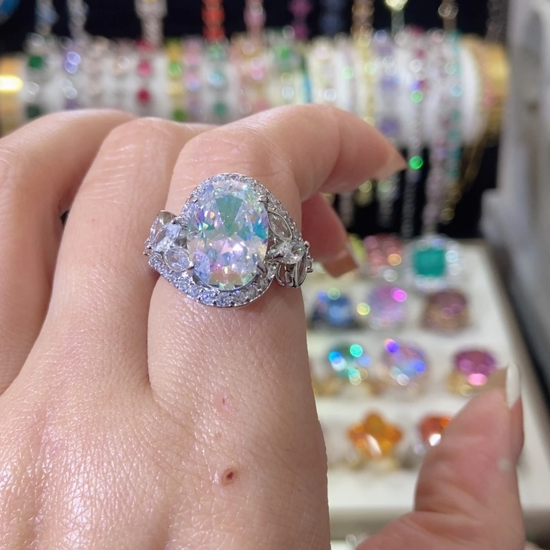 66锆石（处理）戒指