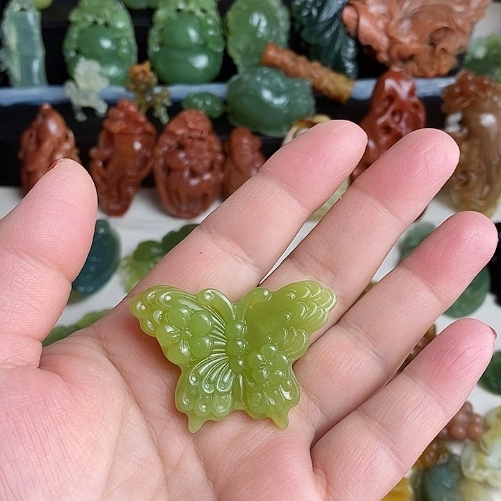 未镶嵌蛇纹石玉颈饰