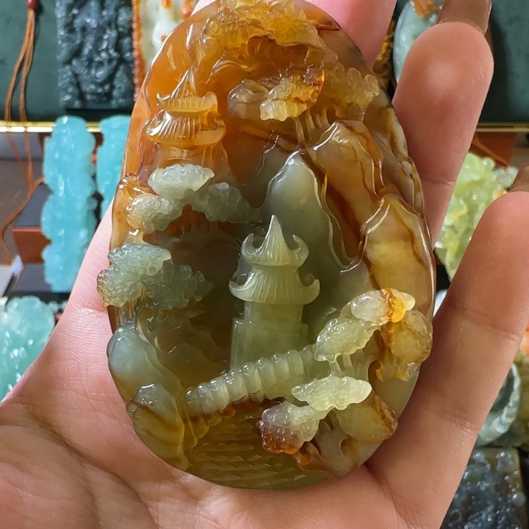 岫玉未镶嵌颈饰山水