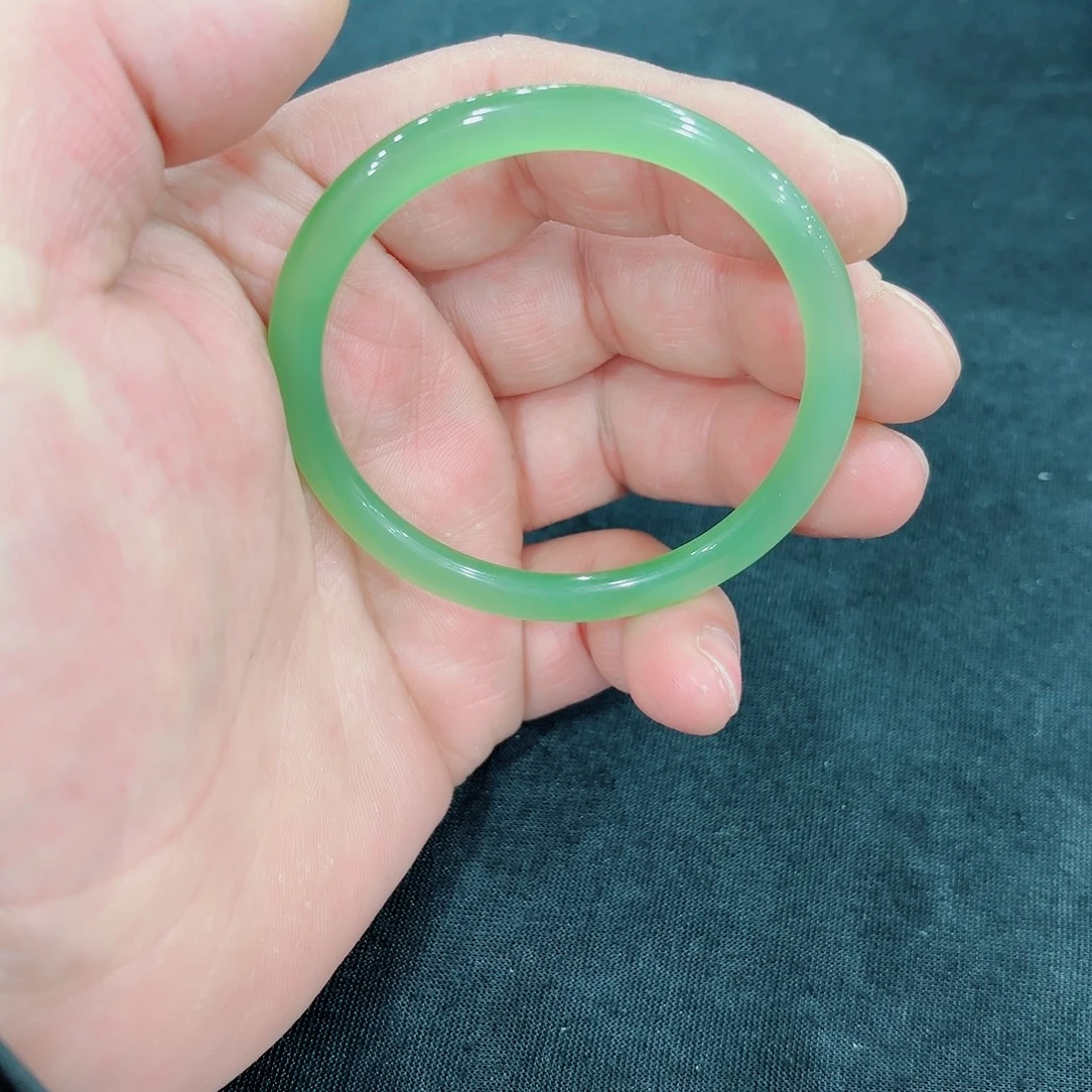 ****️和田玉未镶嵌手镯