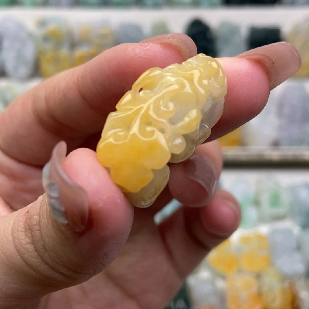 翡翠吊坠(赠链)未镶嵌