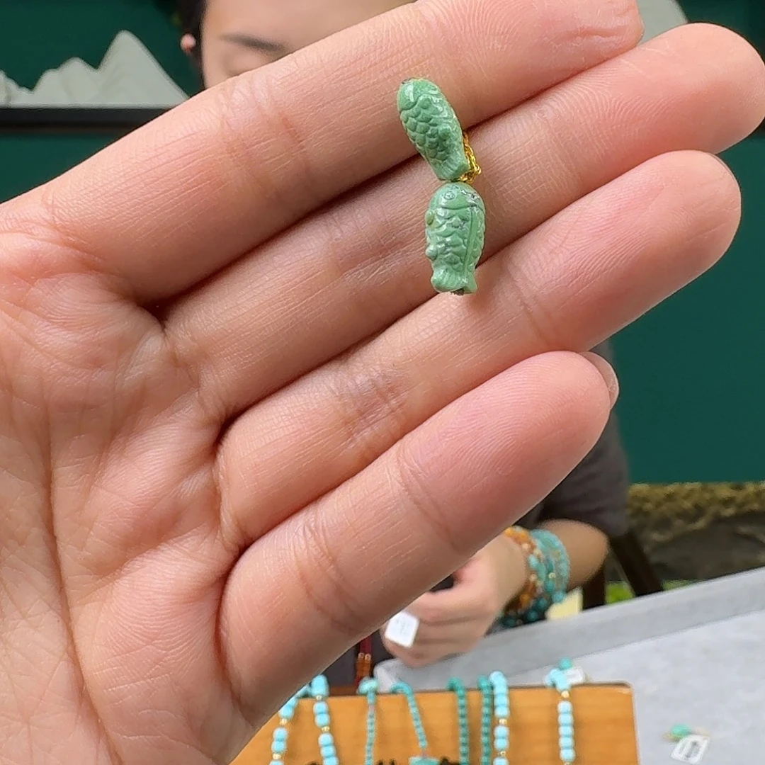 绿松石未镶嵌珠宝奇石