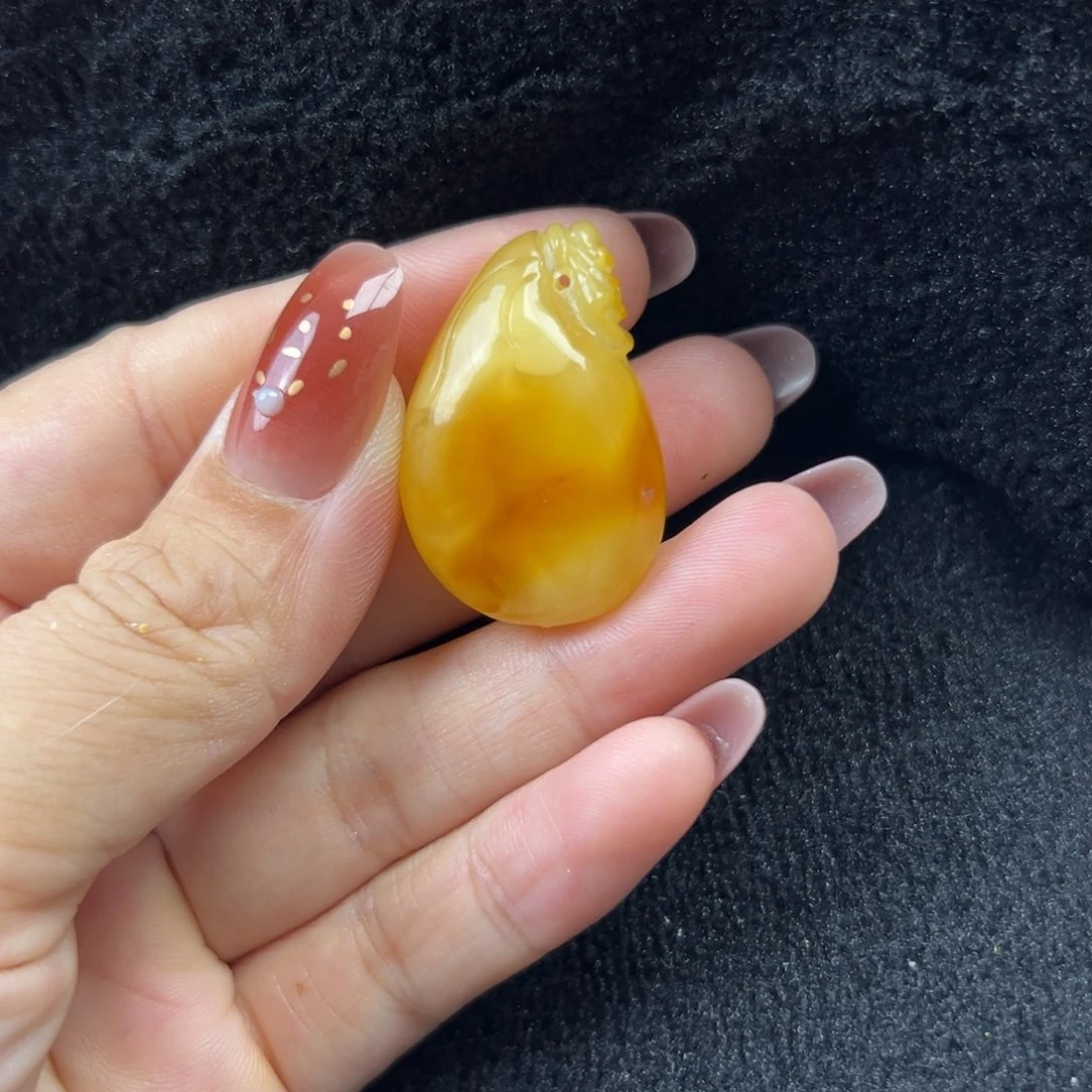 未镶嵌琥珀珠宝奇石