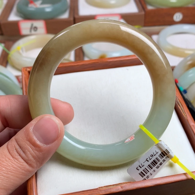 【闪购商品】和田玉手镯未镶嵌