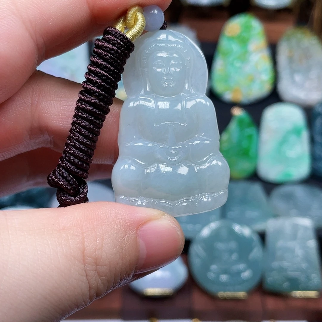 翡翠未镶嵌颈饰观音