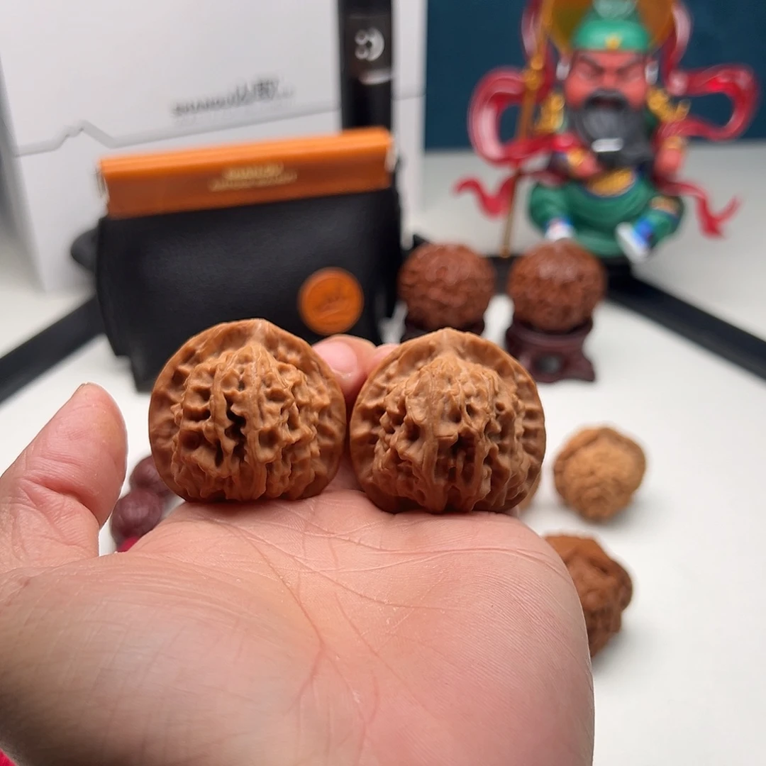 文玩核桃吊坠一代天地