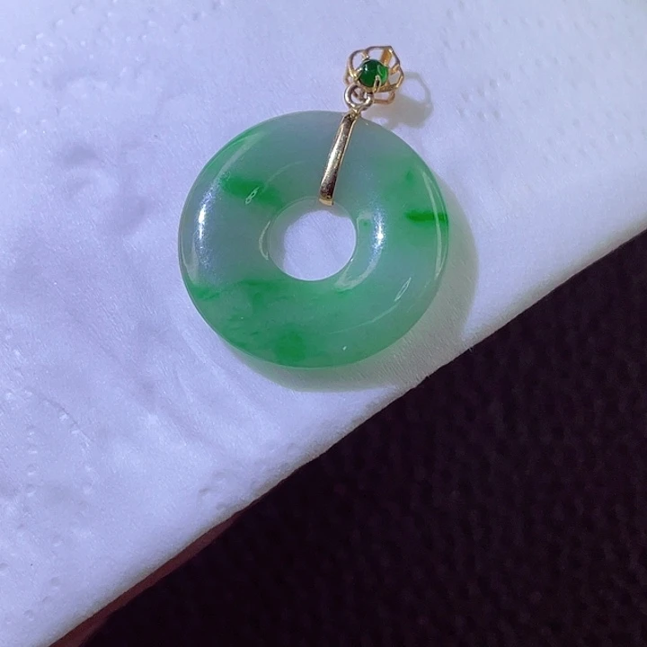 翡翠18K金镶嵌颈饰翡翠