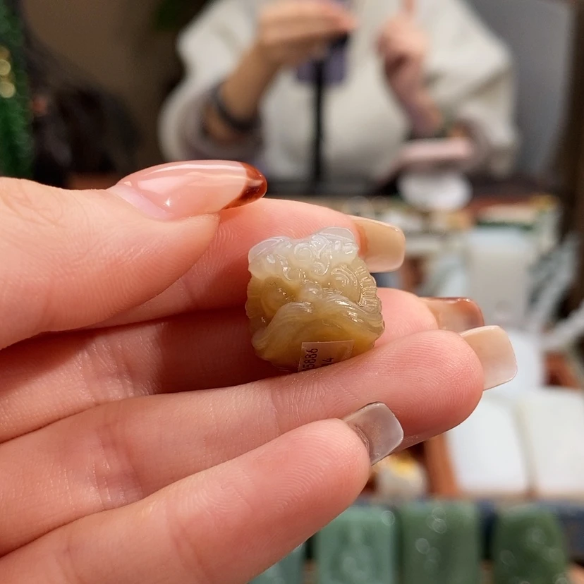 【闪购商品】吊坠(不含链)未镶嵌和田玉