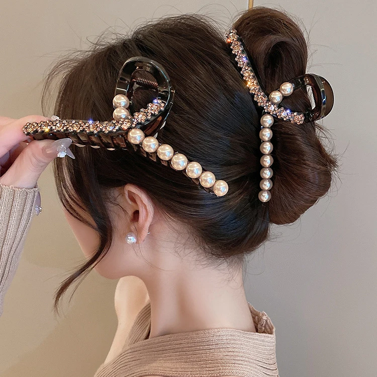 新款高级感韩版珠珠仿钻抓夹轻奢闪亮鲨鱼夹后脑勺盘发夹发卡