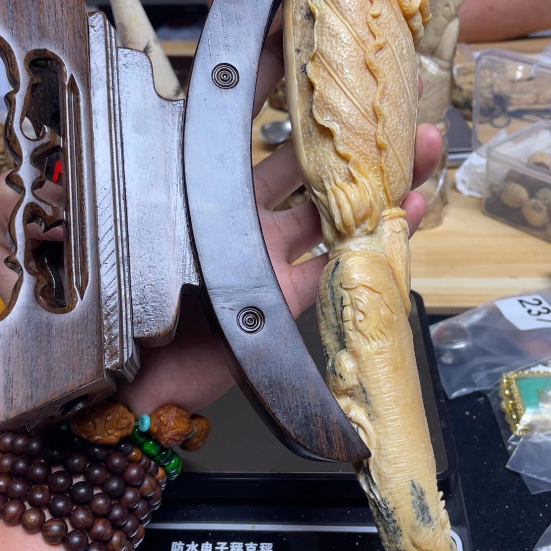 哥****主天然猛犸象牙瑕疵品