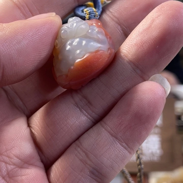 颈饰未镶嵌南红玛瑙