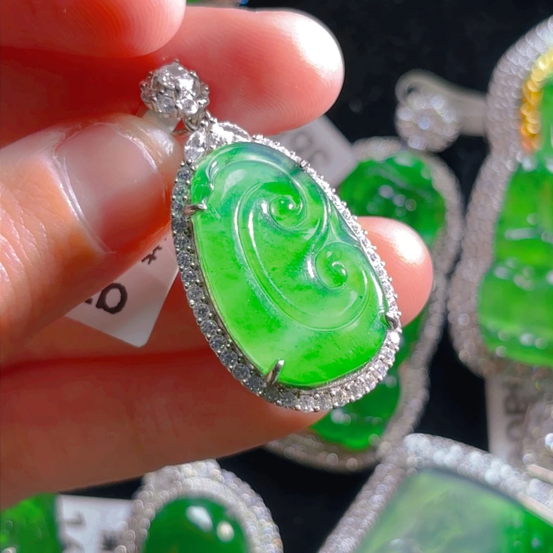 翡翠颈饰银S925镶嵌如意