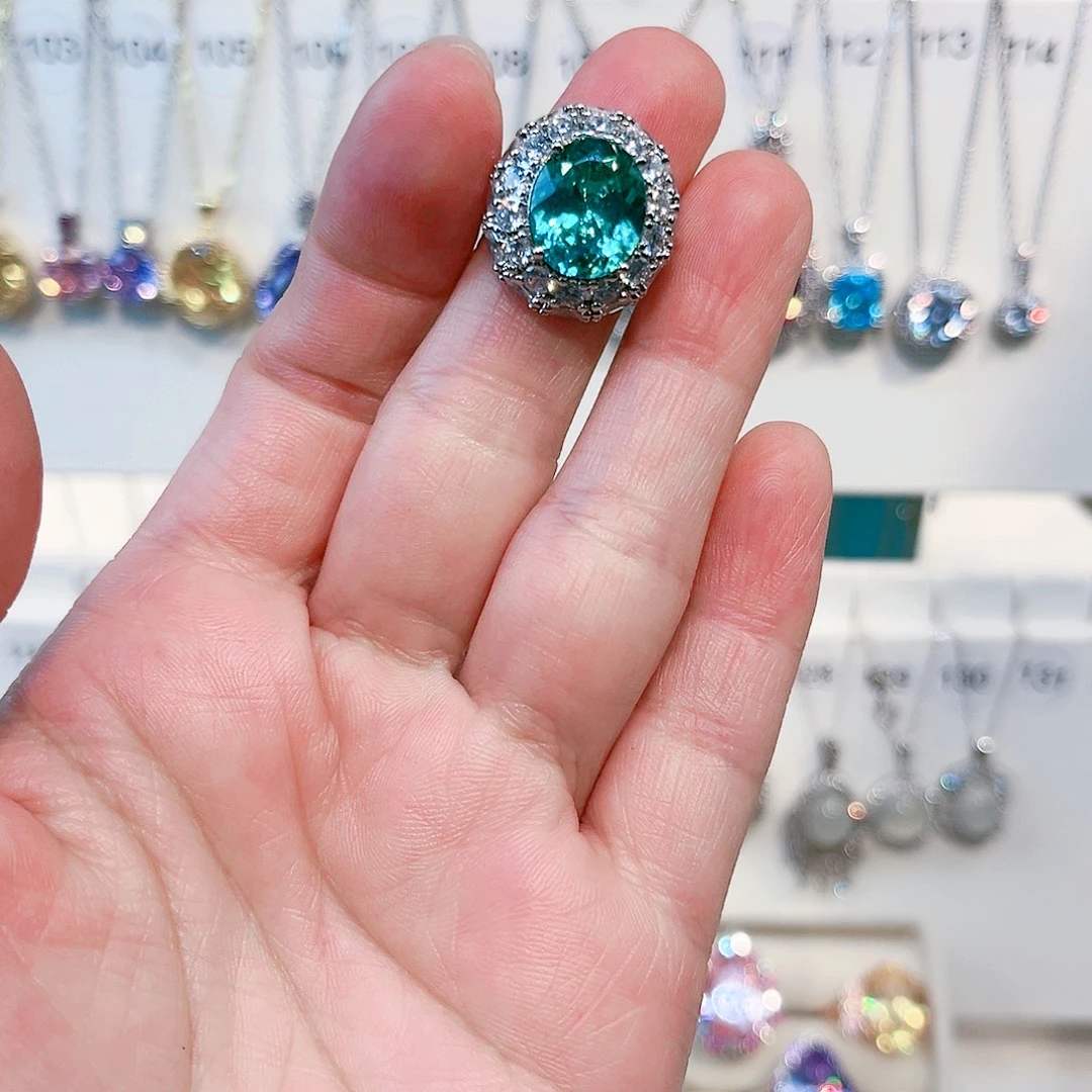 痴****戒指足银镶嵌托帕石