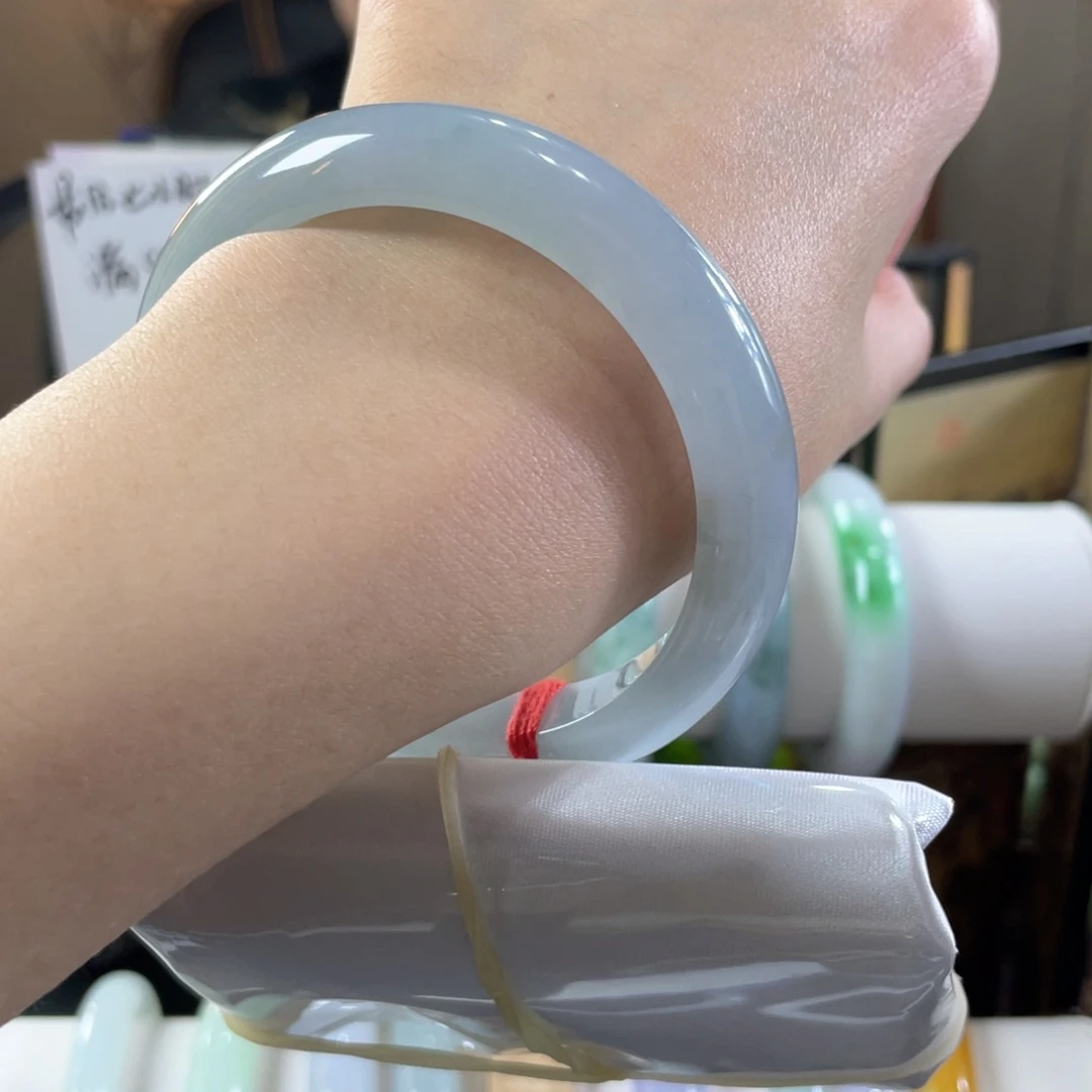 翡翠未镶嵌手镯缅甸缅甸翡翠