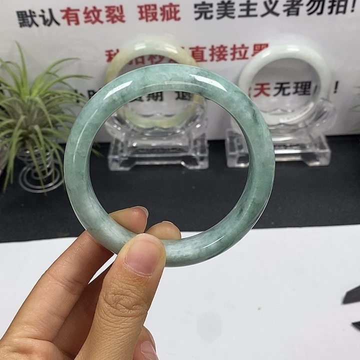 未镶嵌手镯翡翠8号。 59圈