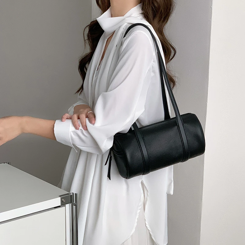 真皮枕头包2025新款羊皮圆筒包包女小众日式Aeta鹿皮纹腋下单肩包