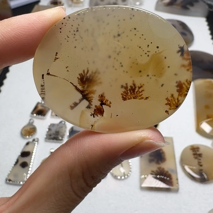 玛瑙/玉髓未镶嵌珠宝奇石