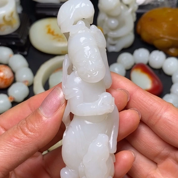 和田玉未镶嵌把件