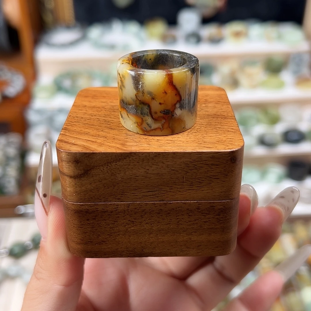 蛇纹石玉未镶嵌戒指内径17.1