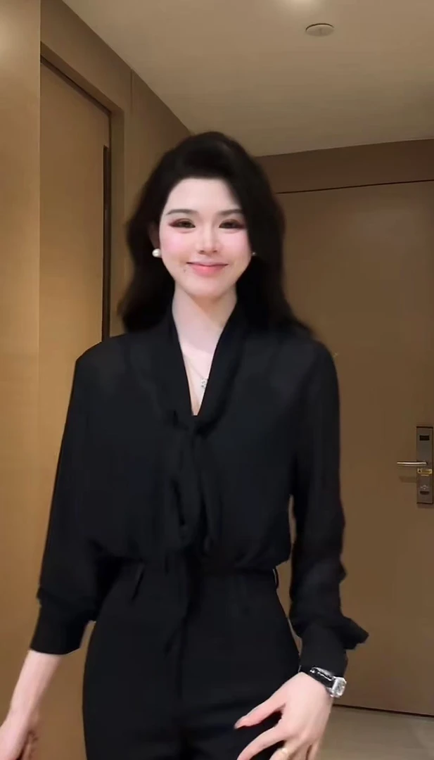 【霜白絮絮】高级感气质时尚轻奢通勤显瘦黑色上衣8000款