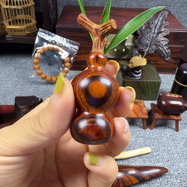 微凹黄檀（南美大红酸枝）
