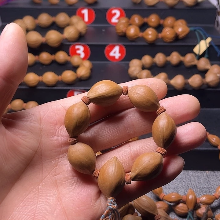 橄榄核吊坠橄榄核鸡血红手捻