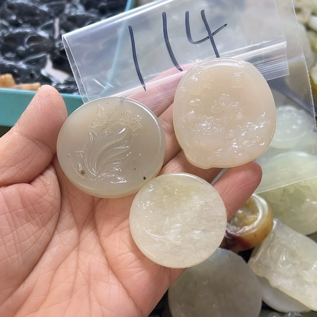 蛇纹石玉颈饰未镶嵌暖***光114