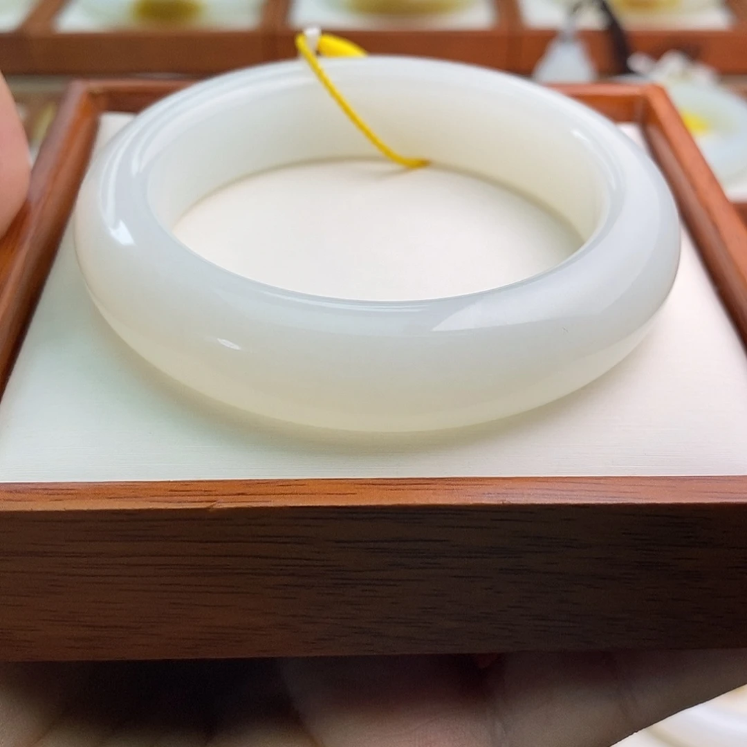 和田玉（白玉）未镶嵌手镯