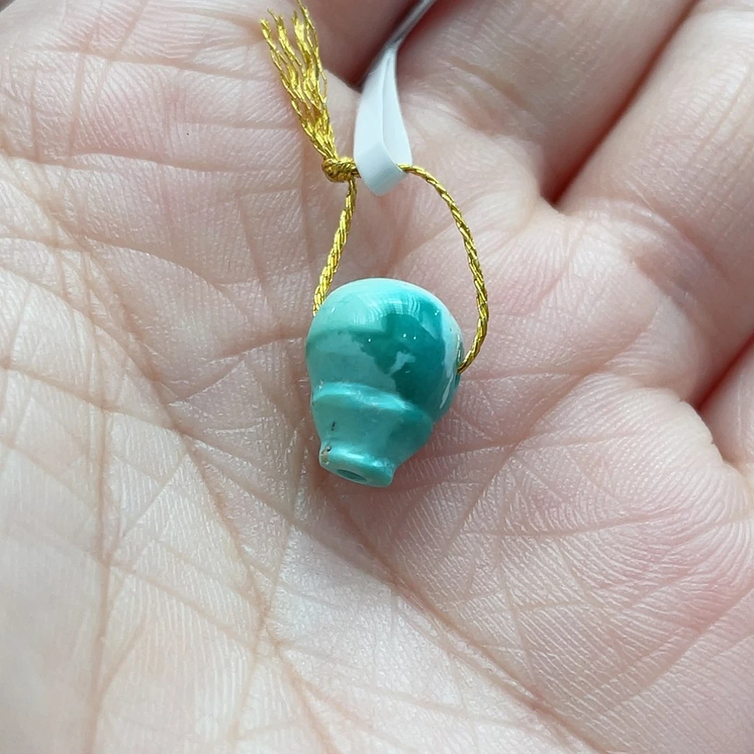 绿松石颈饰未镶嵌