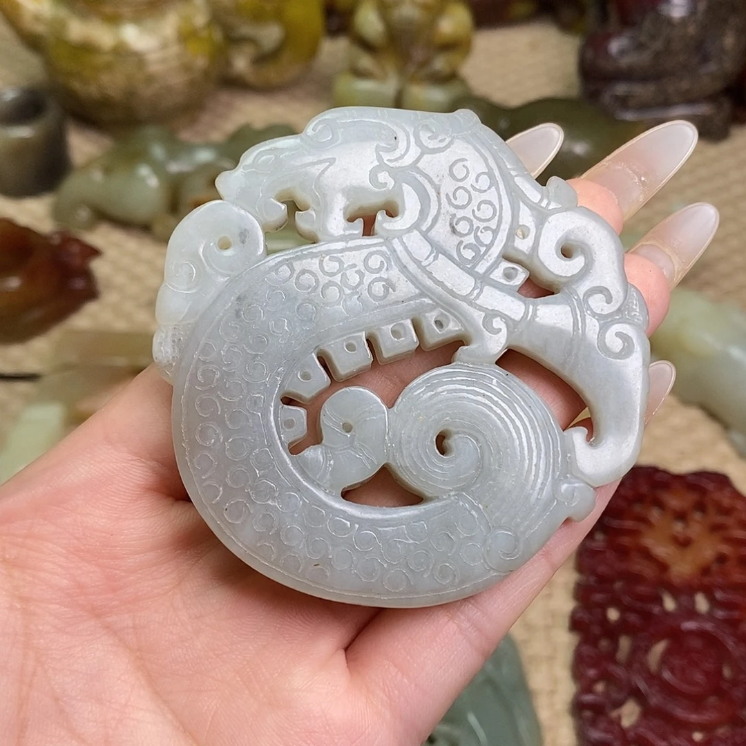 未镶嵌蛇纹石玉颈饰