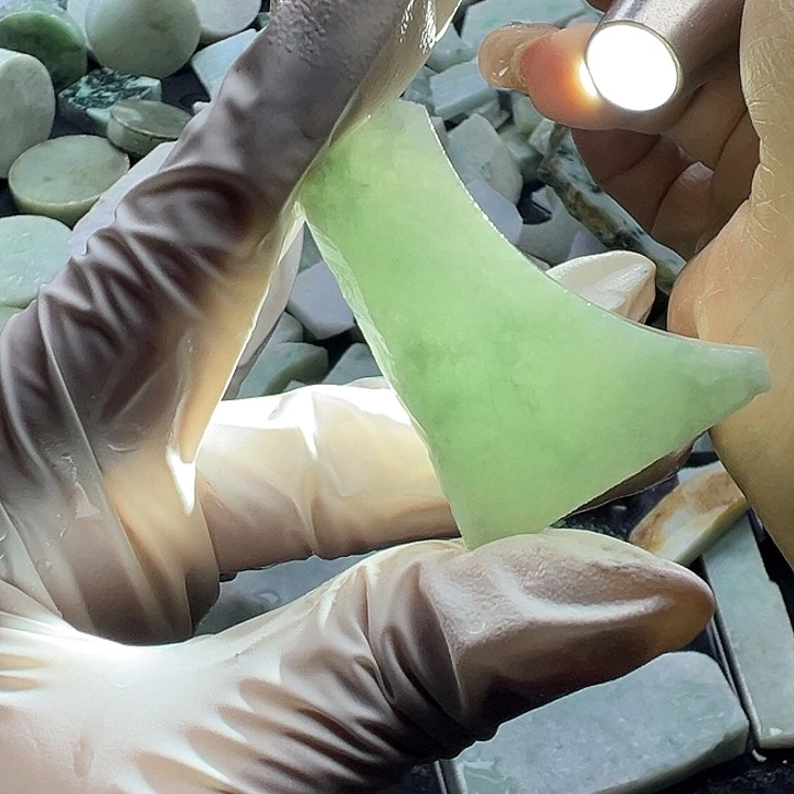 翡翠裸石翡翠冰绿26