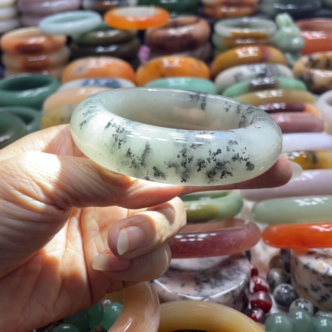 石英岩玉未镶嵌手镯