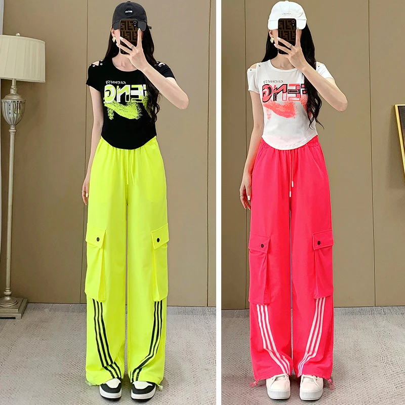 运动套装女2025夏季新款设计感露肩T恤衫配彩色工装裤两件套时尚