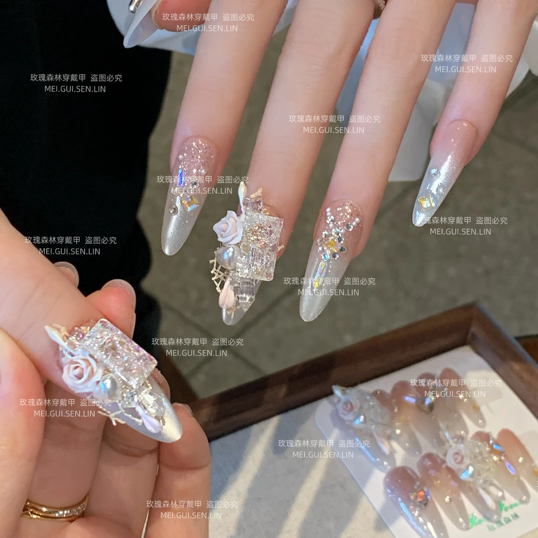 甜慕斯 玫瑰森林甜美仙气满溢指尖高光立体大钻奢华手工穿戴甲