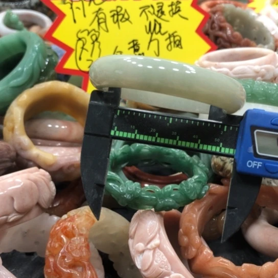 南红玛瑙手镯合金