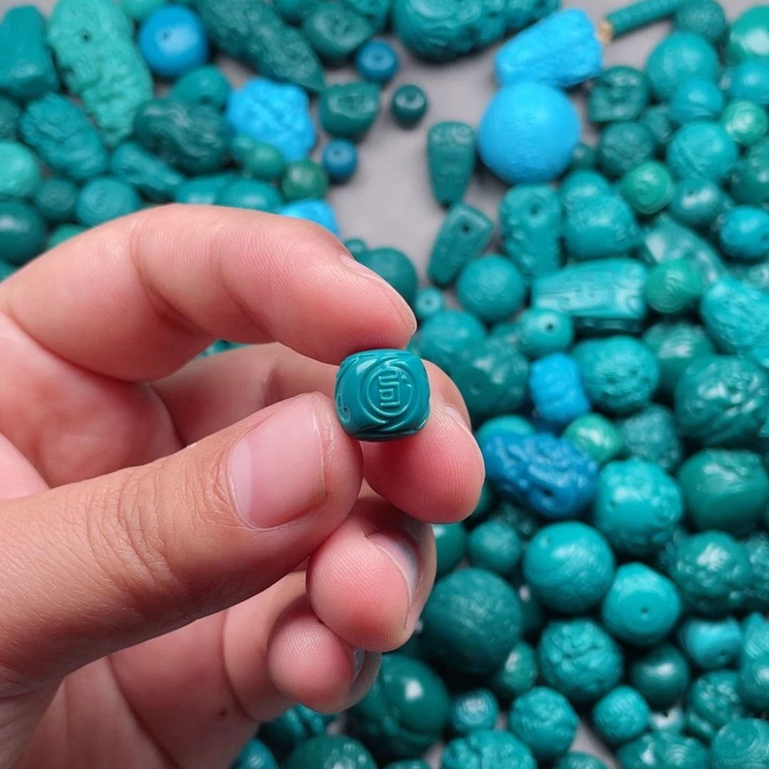 【闪购商品】玻璃颈饰微瑕疵博古纹11.4×11一个