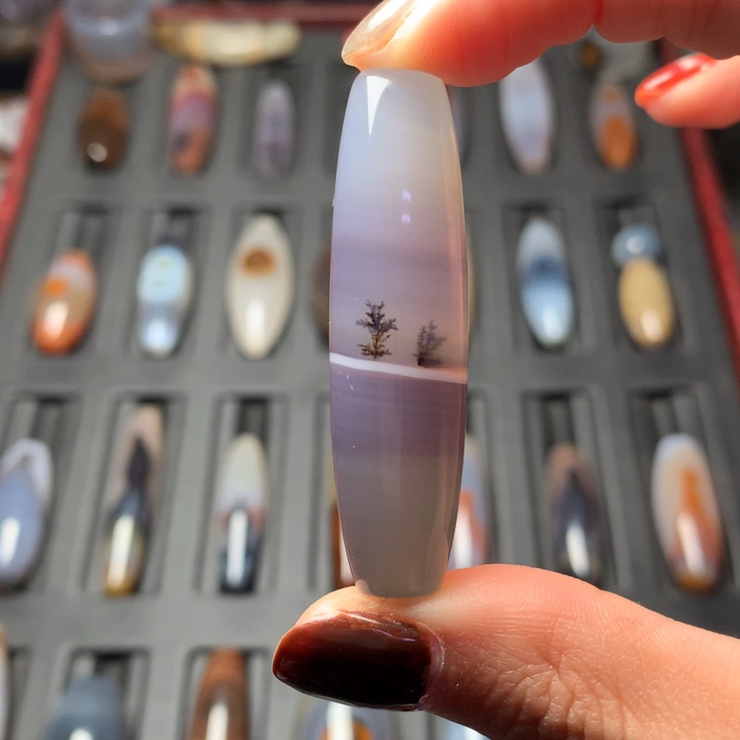 未镶嵌颈饰玛瑙/玉髓黑*