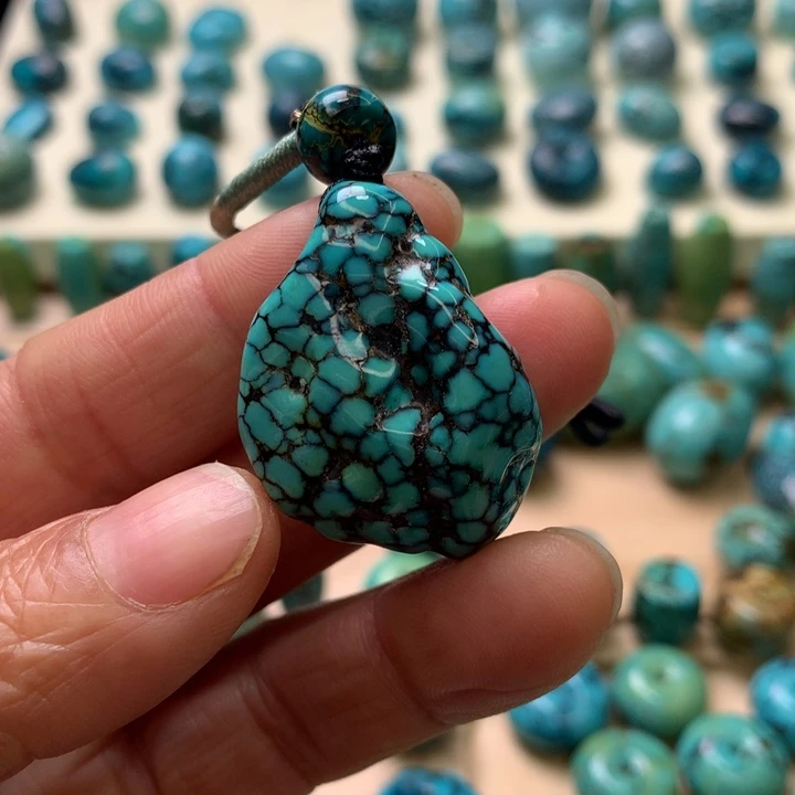 绿松石未镶嵌珠宝奇石