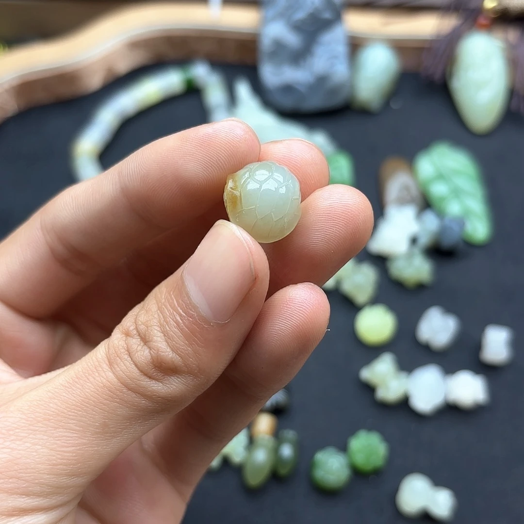 和田玉颈饰未镶嵌Y**?