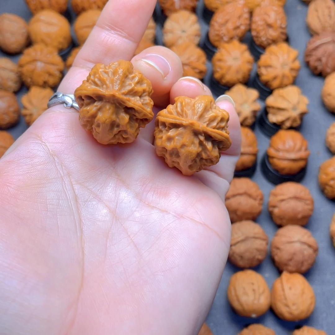 核桃文玩把件粗筋小暴龙